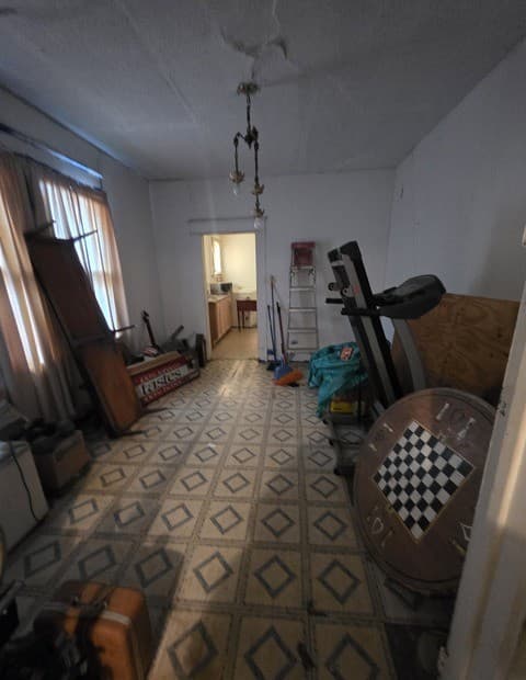 1127 S Jewett