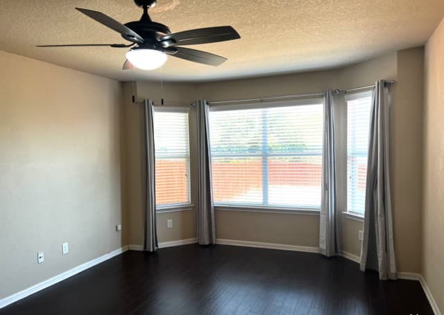 10707  Bayhill Den, San Antonio, TX 78245 — photo 12