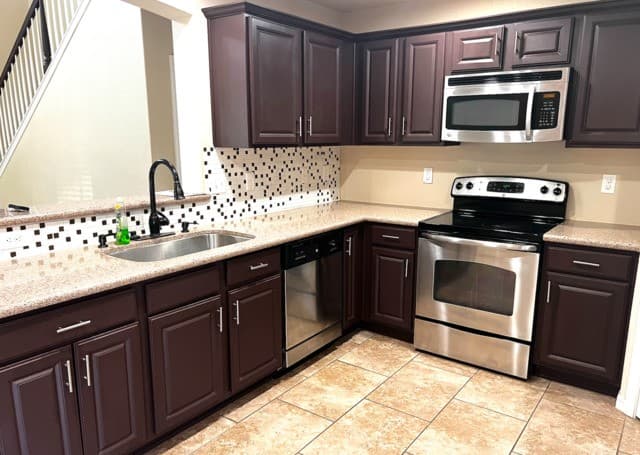 10707  Bayhill Den, San Antonio, TX 78245 — photo 8