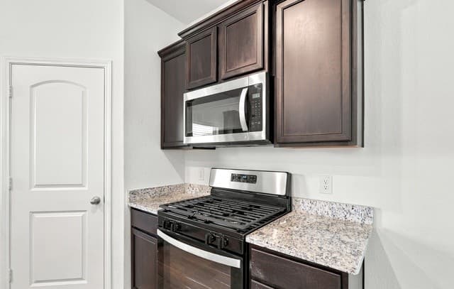 6112  Underwood Way, San Antonio, TX 78252 — photo 13