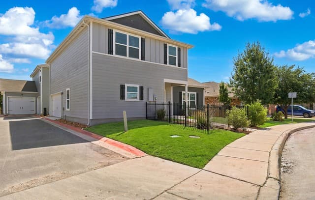 6112  Underwood Way, San Antonio, TX 78252 — photo 3