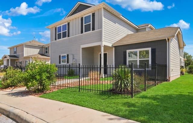 6112  Underwood Way, San Antonio, TX 78252 — photo 4
