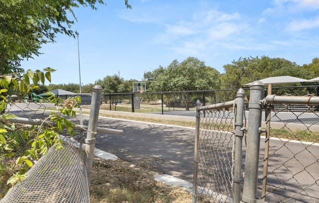 807  Boulder Dr, Universal City, TX 78148 — photo 22
