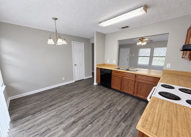 6111  Feather Nest Ln, San Antonio, TX 78233 — photo 10