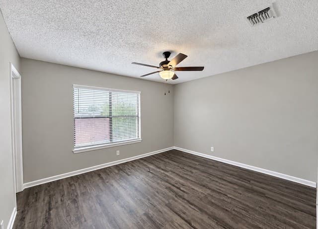 6111  Feather Nest Ln, San Antonio, TX 78233 — photo 12