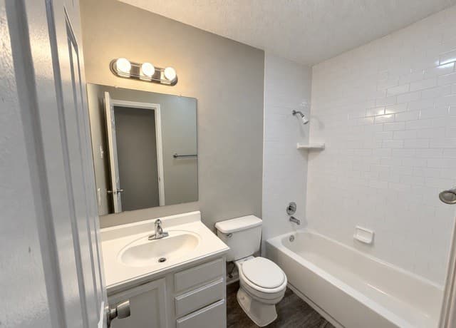 6111  Feather Nest Ln, San Antonio, TX 78233 — photo 17