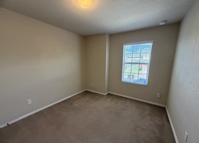 11402  Garden Fls, San Antonio, TX 78245 — photo 15