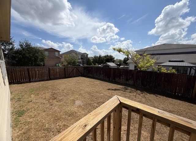 11402  Garden Fls, San Antonio, TX 78245 — photo 18