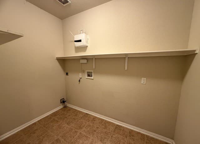 11402  Garden Fls, San Antonio, TX 78245 — photo 3