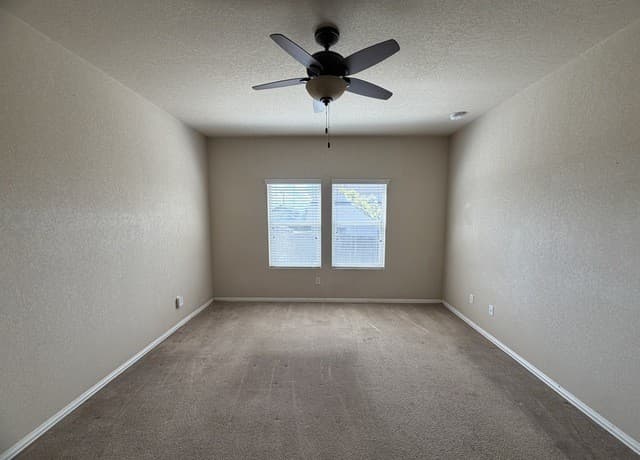 11402  Garden Fls, San Antonio, TX 78245 — photo 7