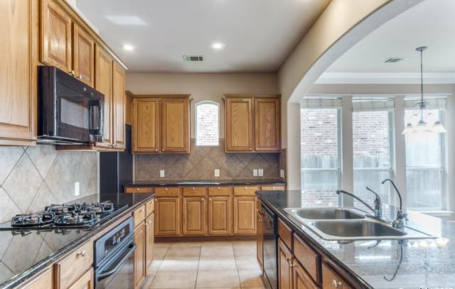 3354  Highline, San Antonio, TX 78261 — photo 10
