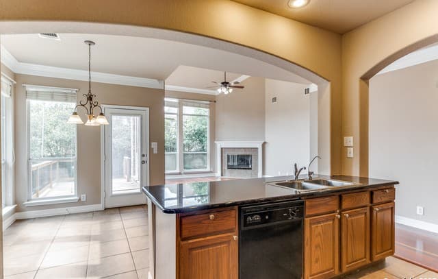 3354  Highline, San Antonio, TX 78261 — photo 9