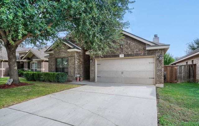 12411  Horse Crescent