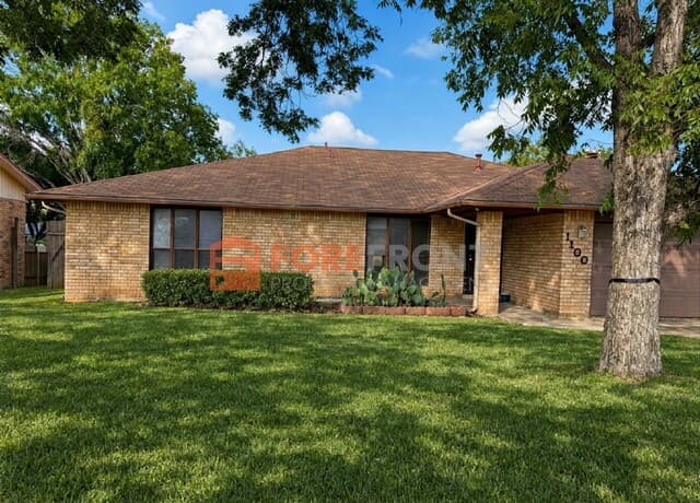 1100 S Ellison