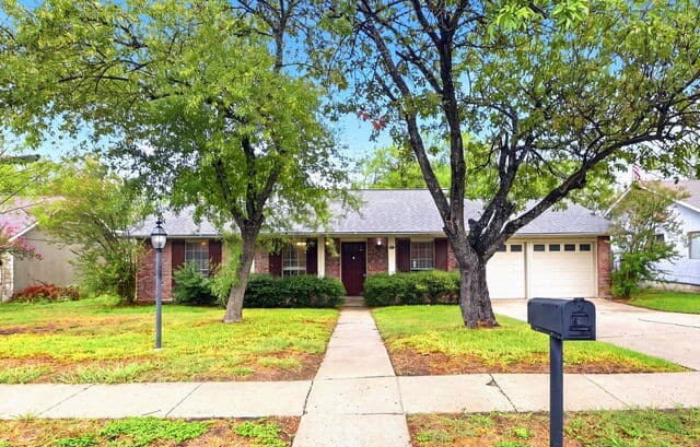 4527  Lakebend West Dr, San Antonio, TX 78244 — photo 2