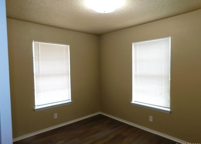 9017  Garnett Ave, San Antonio, TX 78221 — photo 11