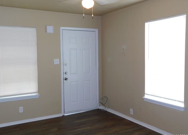 9017  Garnett Ave, San Antonio, TX 78221 — photo 2
