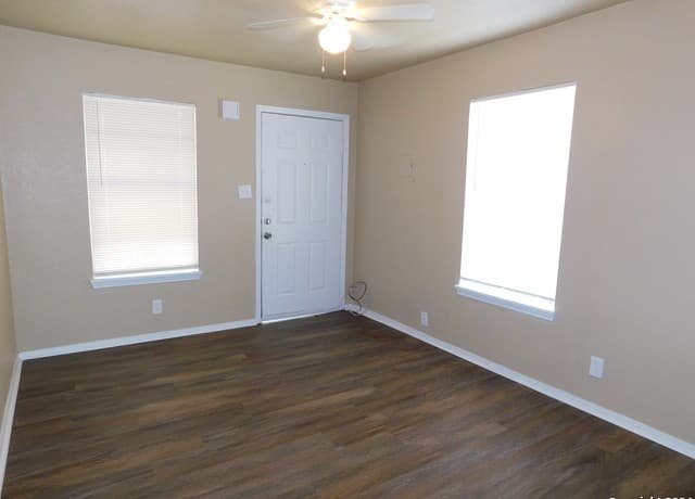 9017  Garnett Ave, San Antonio, TX 78221 — photo 4