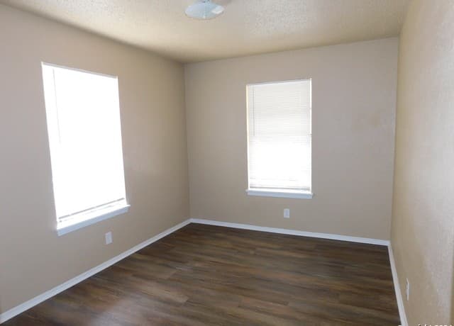 9017  Garnett Ave, San Antonio, TX 78221 — photo 9