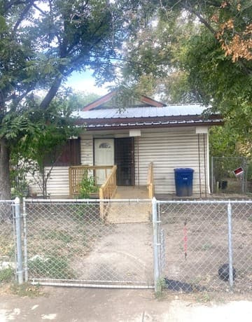 651 Barrett Pl