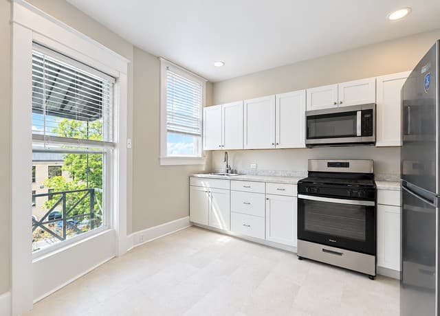 518 W French Place Unit 2