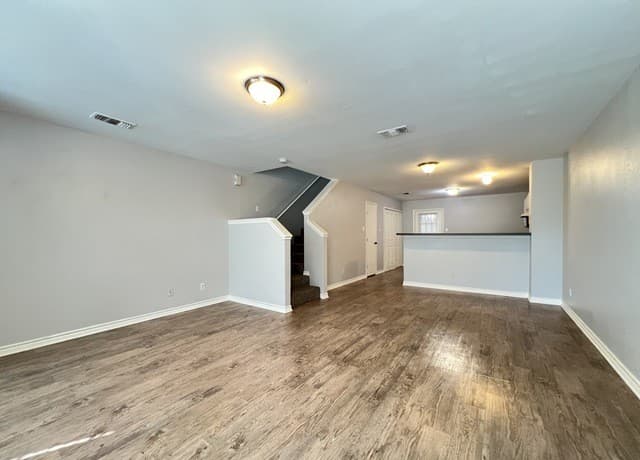 315  Autumn Pass, San Antonio, TX 78245 — photo 4