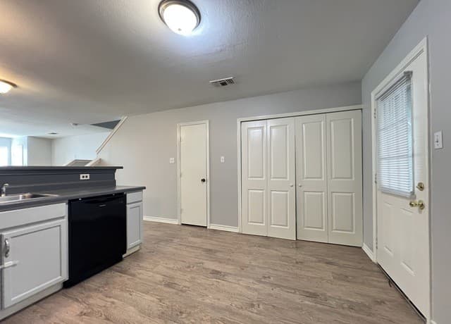 315  Autumn Pass, San Antonio, TX 78245 — photo 6