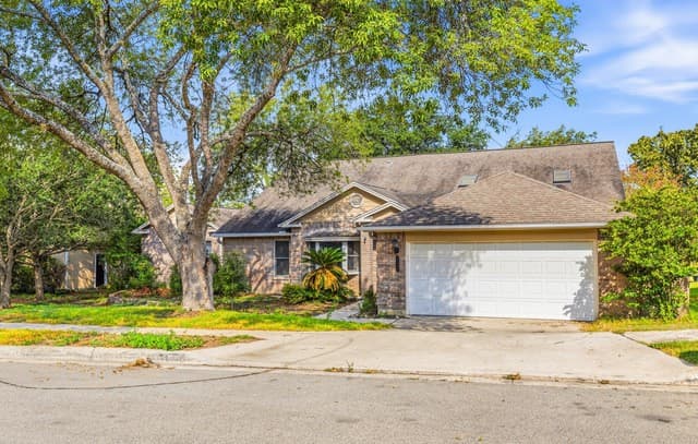 3325 Sherwin Dr