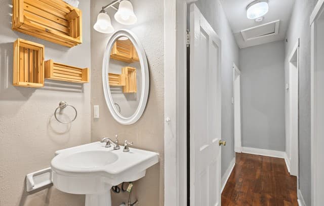 314  Queen Anne Ct, San Antonio, TX 78209 — photo 14