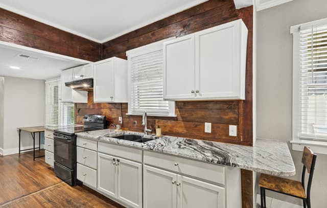 314  Queen Anne Ct, San Antonio, TX 78209 — photo 9
