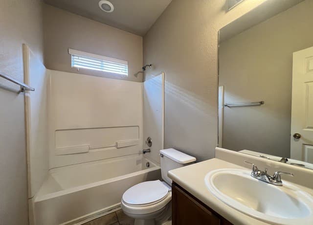 414  Cattle Ranch Dr, San Antonio, TX 78245 — photo 13