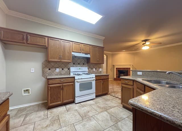 414  Cattle Ranch Dr, San Antonio, TX 78245 — photo 8