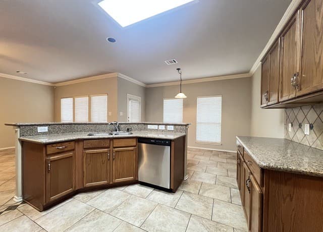 414  Cattle Ranch Dr, San Antonio, TX 78245 — photo 9