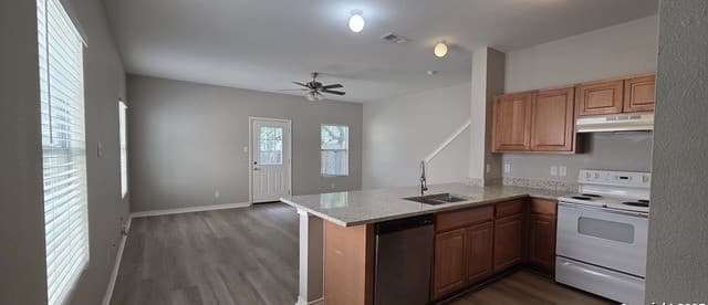 7810  Kingsbury Wood Unit 2, San Antonio, TX 78240 — photo 3