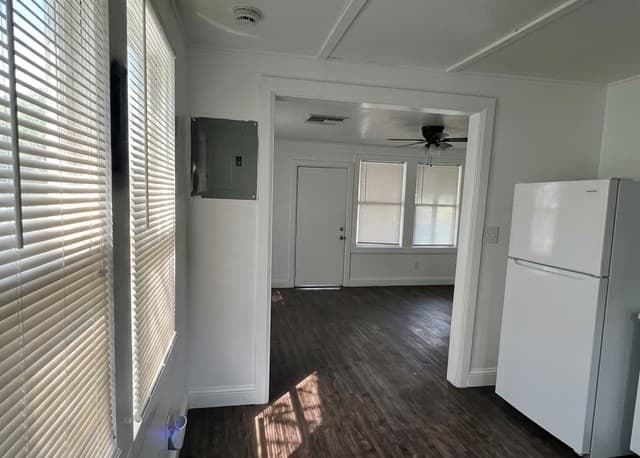 904  Thompson Place, San Antonio, TX 78226 — photo 13