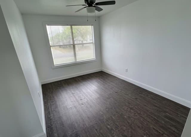 904  Thompson Place, San Antonio, TX 78226 — photo 17