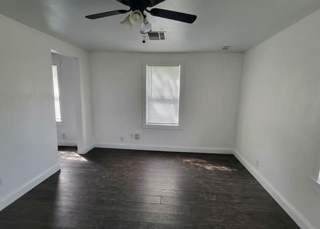 904  Thompson Place, San Antonio, TX 78226 — photo 7