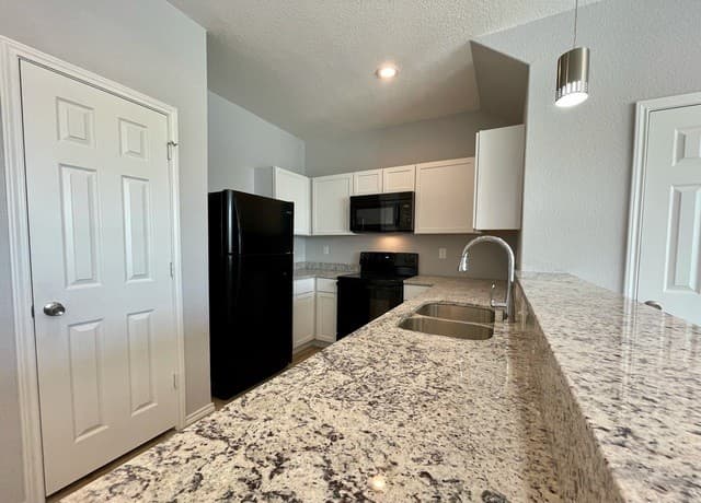 6922  Crestway Rd Unit 4, San Antonio, TX 78239 — photo 3