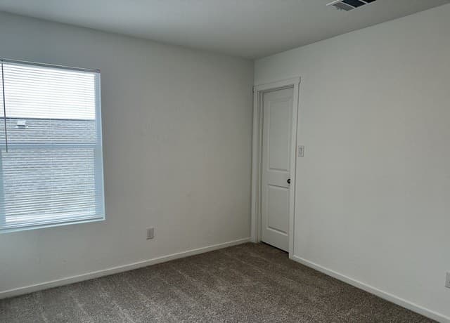 629  Drake, Marion, TX 78124 — photo 17