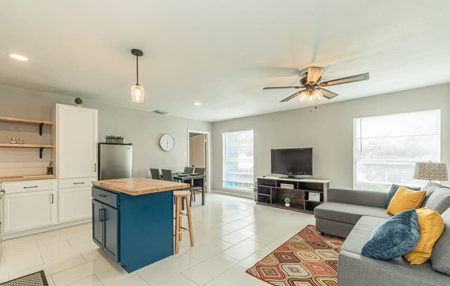 346  Natalen Dr Unit 3, San Antonio, TX 78209 — photo 2