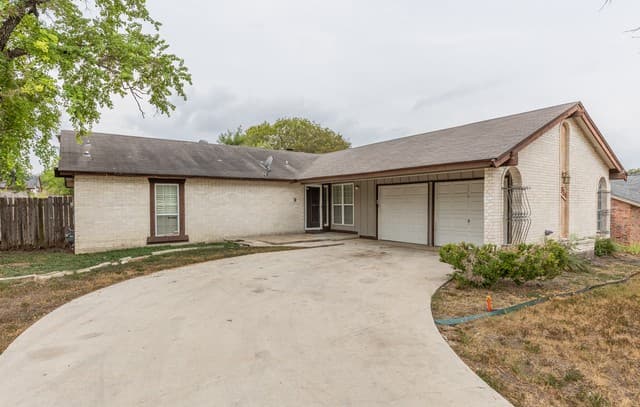 4334  Stockdale St, San Antonio, TX 78233 — photo 2