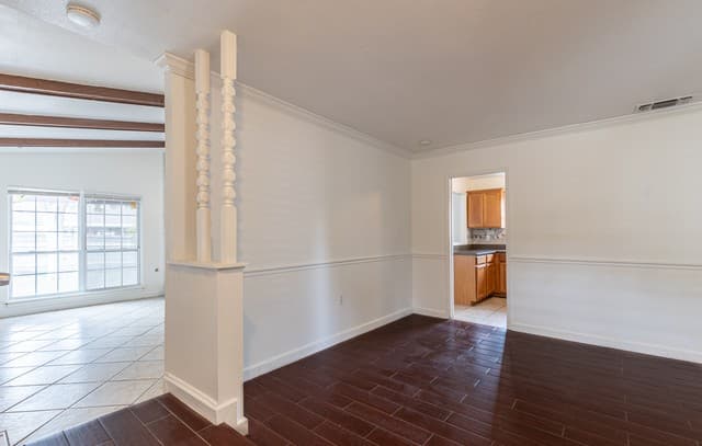 4334  Stockdale St, San Antonio, TX 78233 — photo 4