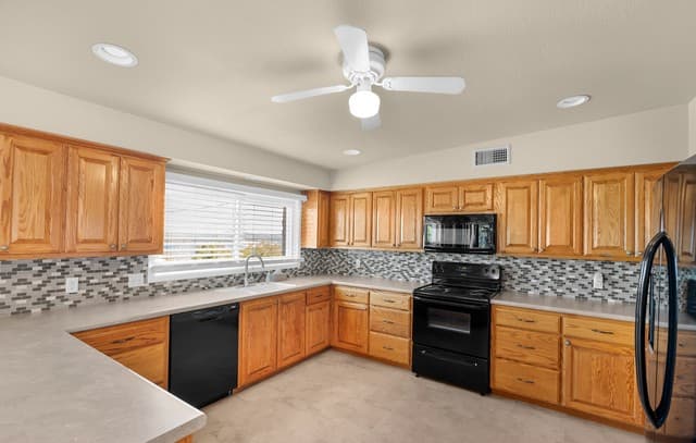 1210  Skyline, Canyon Lake, TX 78133 — photo 9