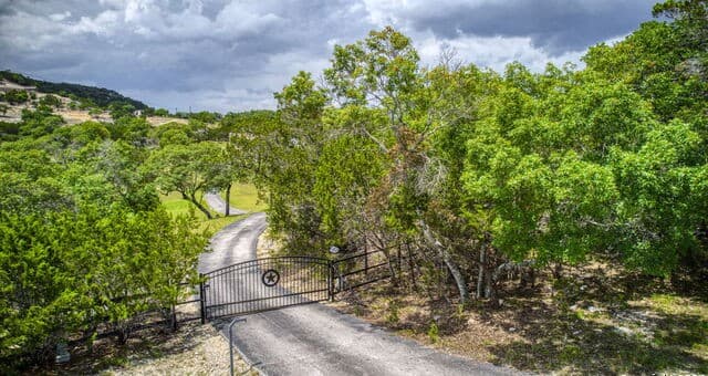 108  Mountain Vw, Boerne, TX 78006 — photo 3