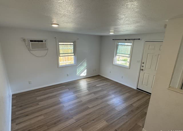 411  Cincinnati Unit 102, San Antonio, TX 78201 — photo 7