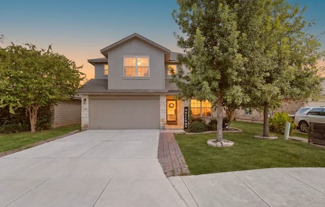 8306  Hudson Holw