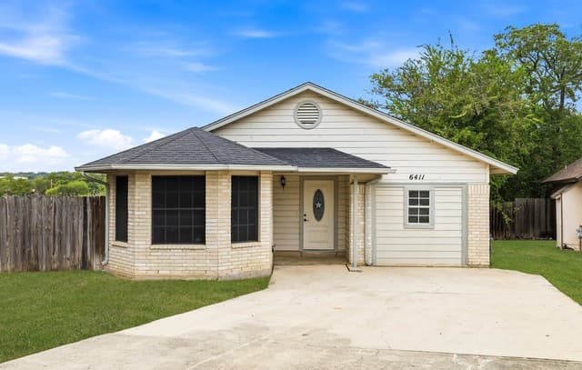 6411 Royalty Pt