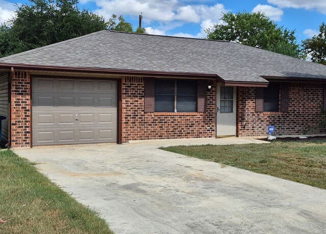 240 Glenbrook Dr