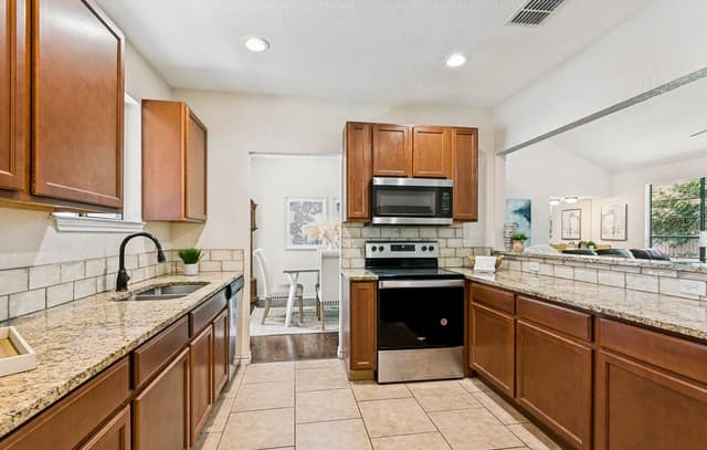 14414  Ledgewood St, San Antonio, TX 78233 — photo 10