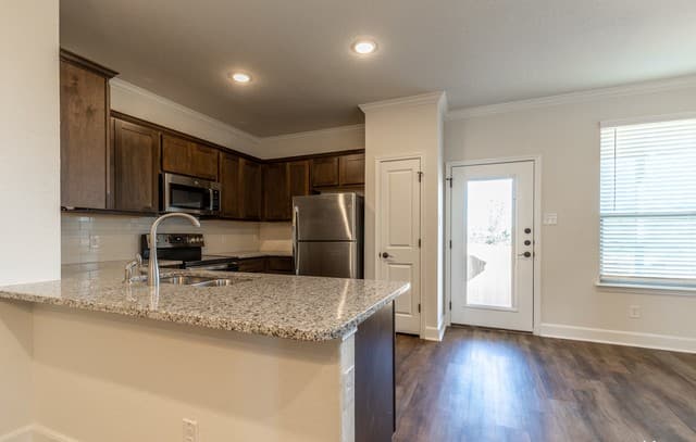 10351  Lynwood Crk Unit 101, San Antonio, TX 78245 — photo 11